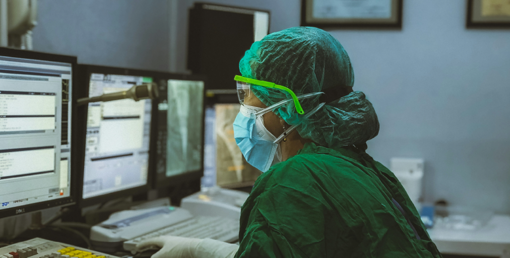 Medical imaging integration with EHR systems in a healthcare setting